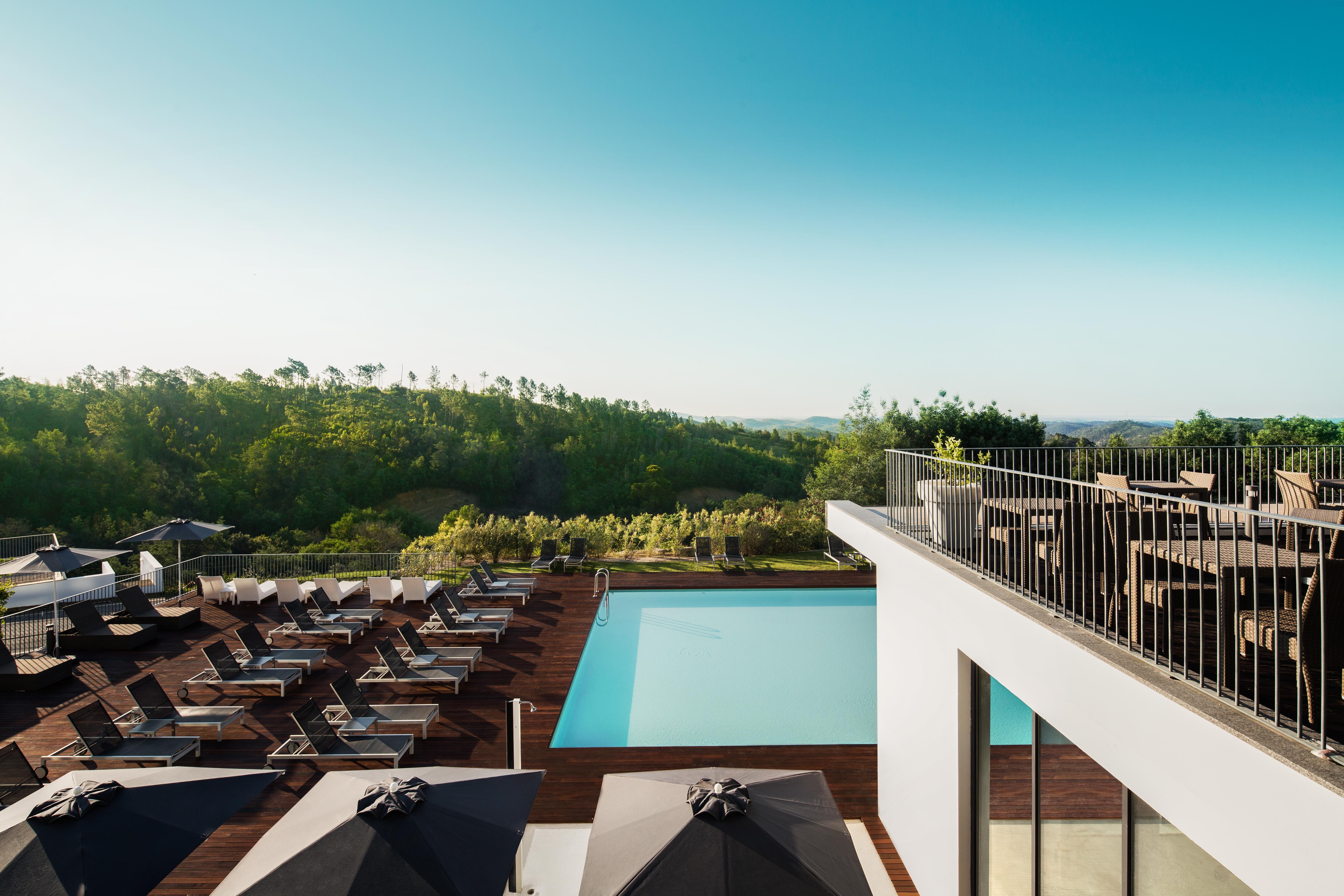 몬치크 리조트 앤 스파 몬시크 외부 사진 The rooftop pool at the hotel