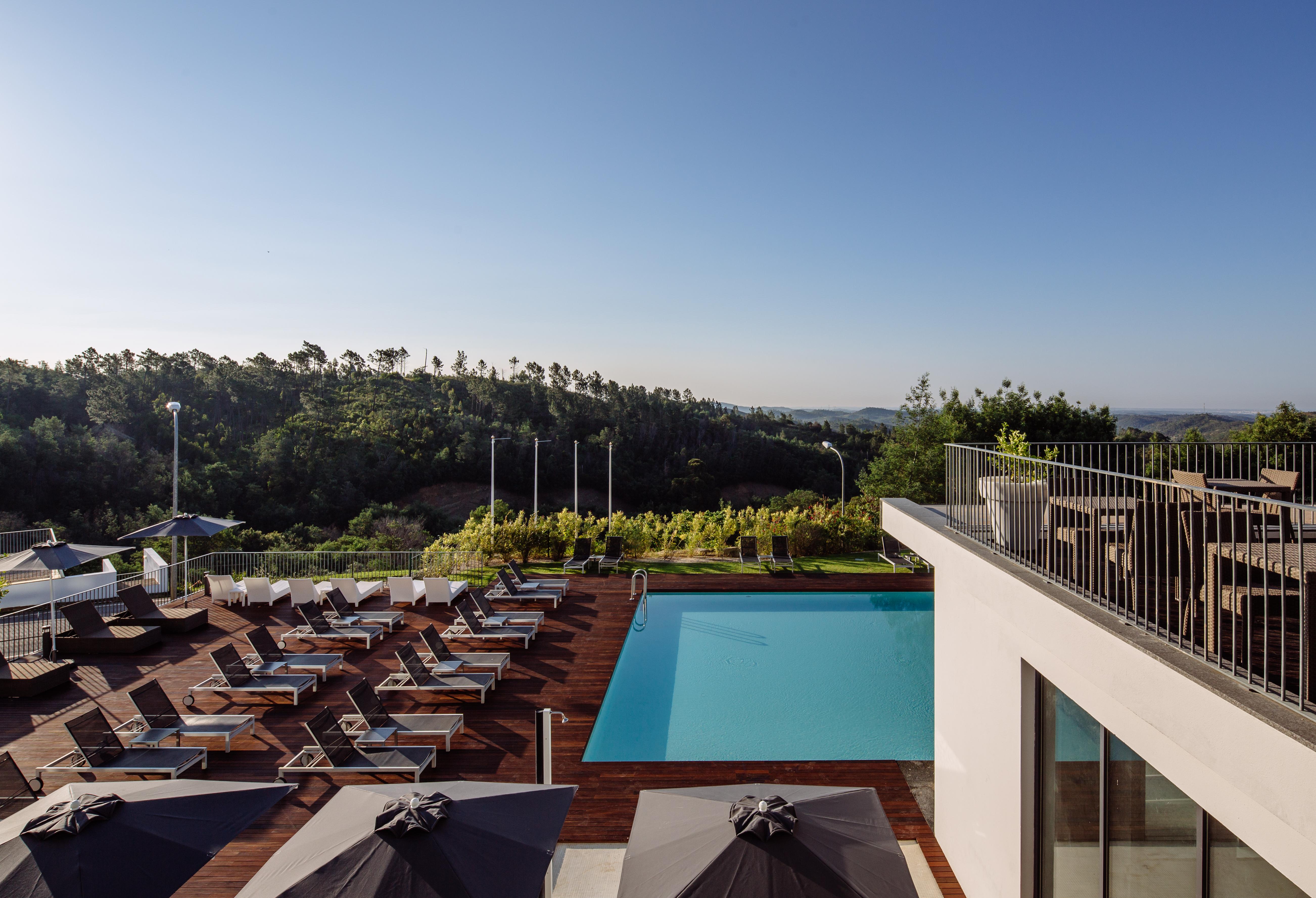몬치크 리조트 앤 스파 몬시크 외부 사진 The swimming pool at the hotel