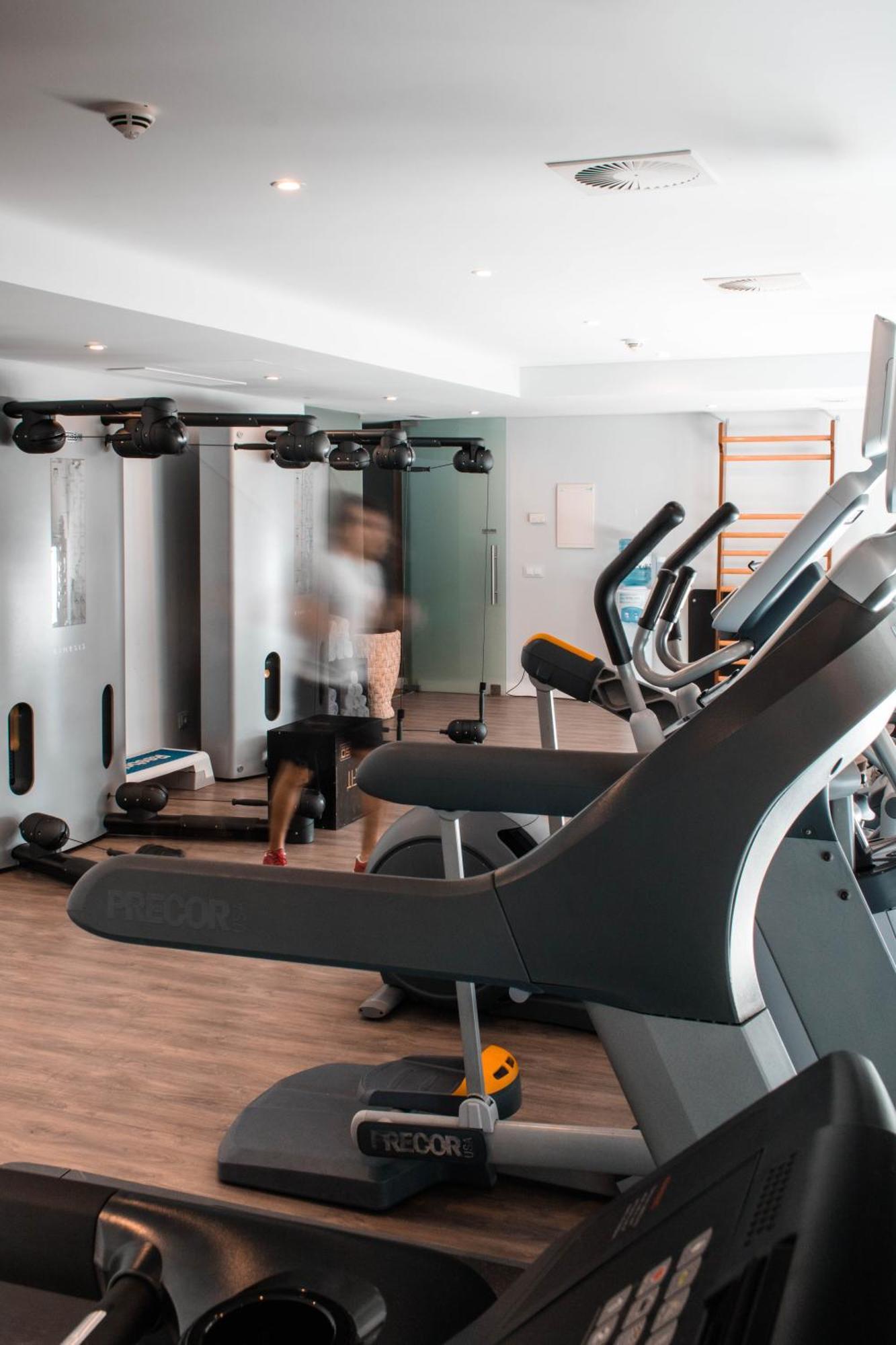몬치크 리조트 앤 스파 몬시크 외부 사진 A gym in a hotel