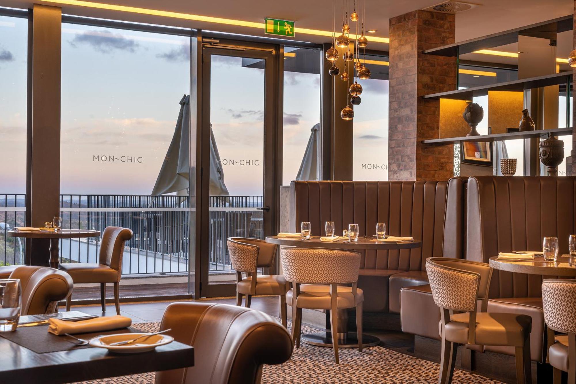 몬치크 리조트 앤 스파 몬시크 외부 사진 The restaurant