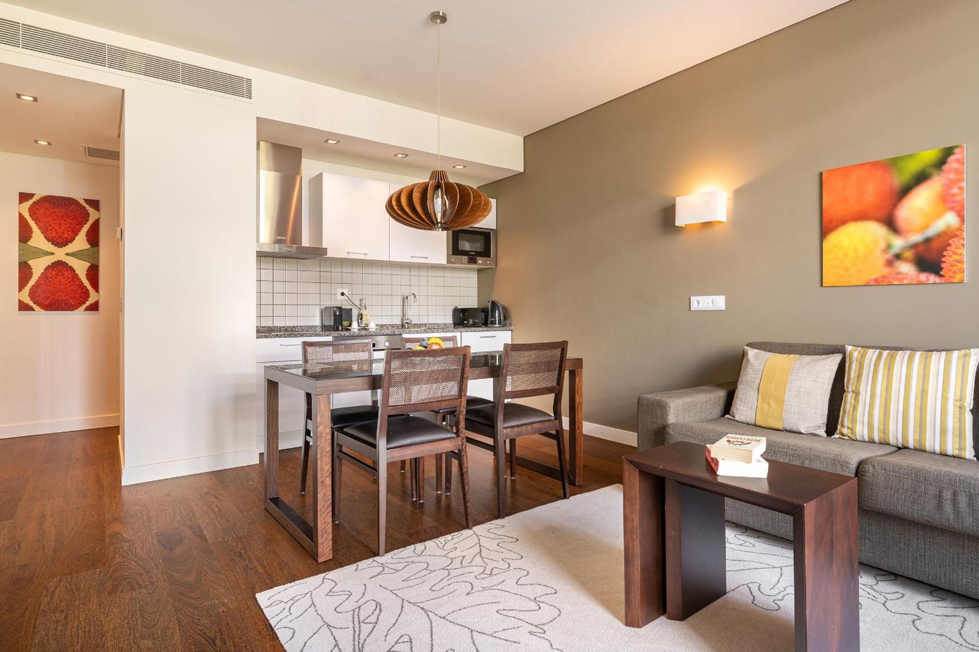 몬치크 리조트 앤 스파 몬시크 외부 사진 A typical apartment at the complex
